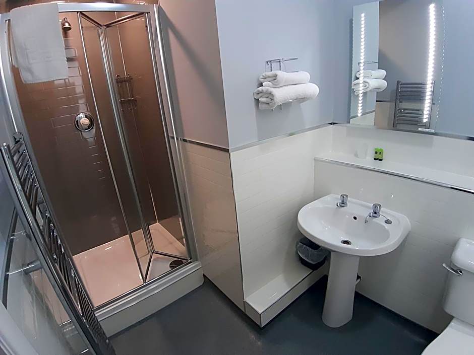 Hanover Hotel & McCartney's Bar