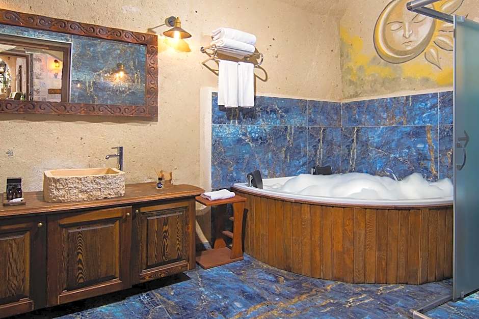 Cappa Via Cave Hotel