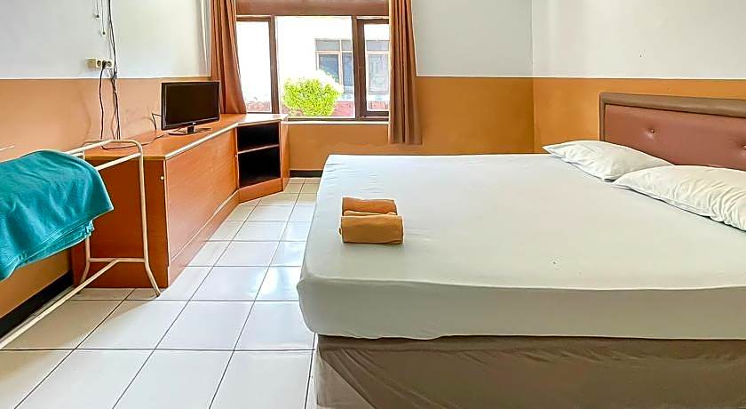 Hotel Shanty Mitra RedDoorz