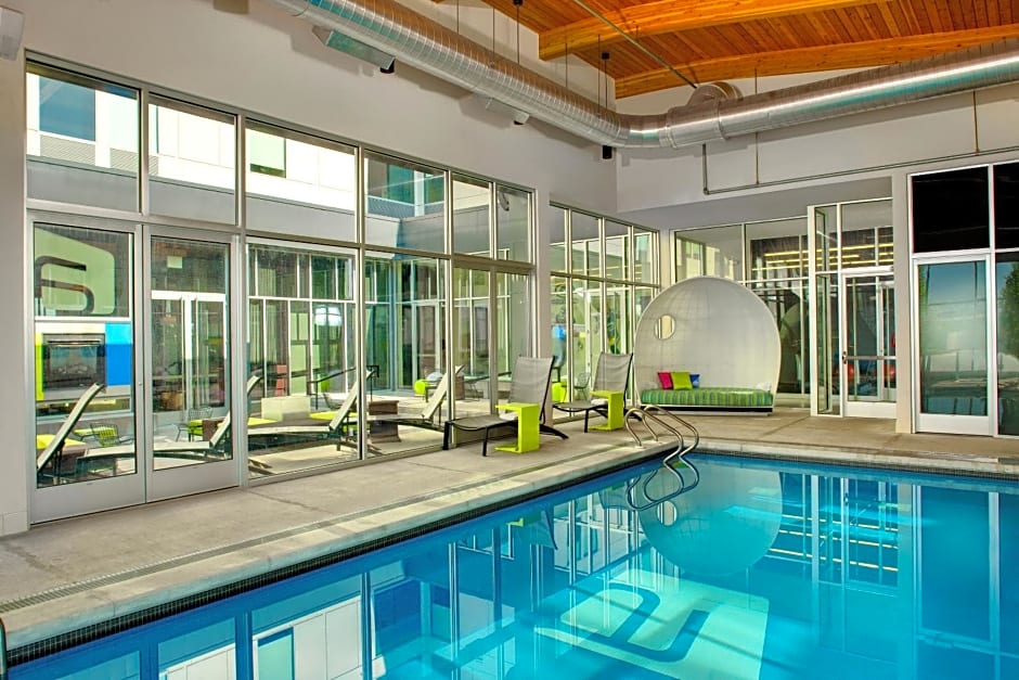 aloft Green Bay