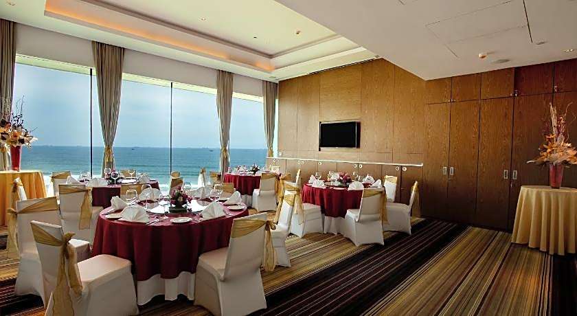 Hotel Novotel Visakhapatnam Varun Beach - - An AccorHotels Brand