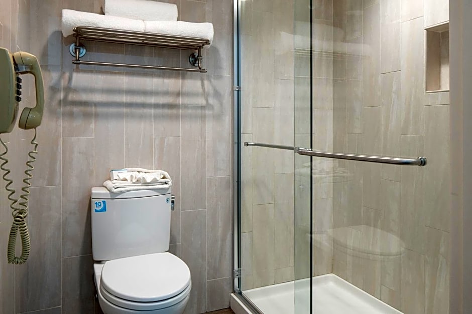 Atherton Park Inn and Suites