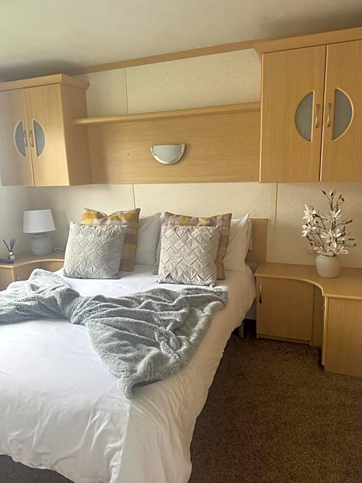 marine getaways caravan hire