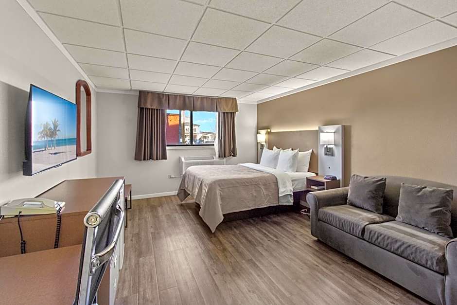 Quality Inn & Suites Green Bay Downtown
