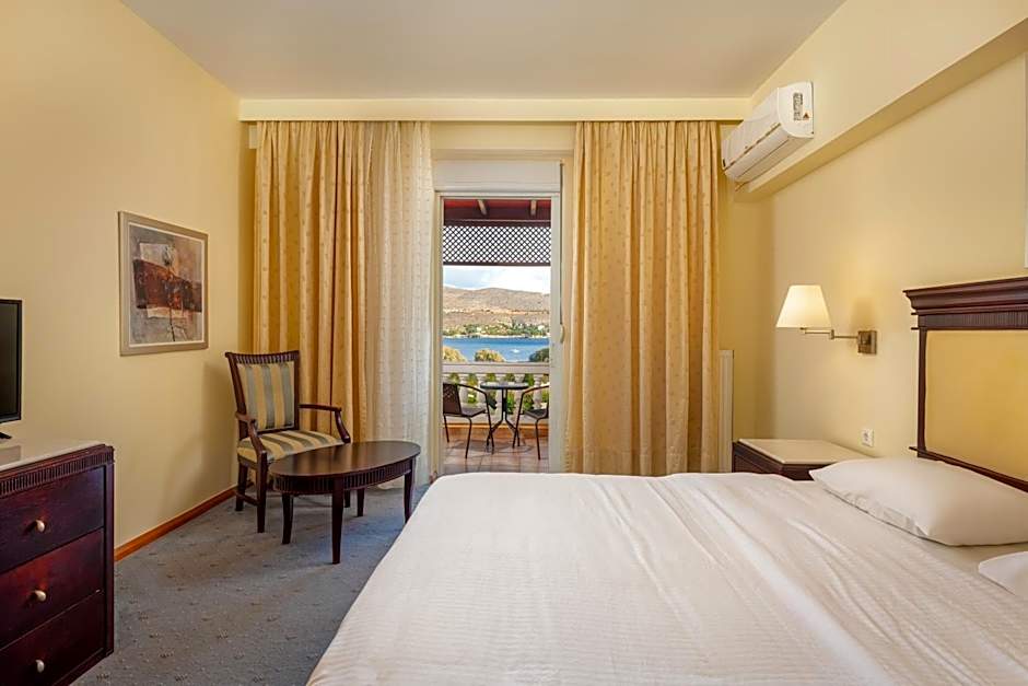Crithoni's Paradise Hotel