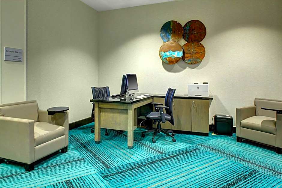 Hampton Inn By Hilton and Suites Roanoke-Downtown, VA