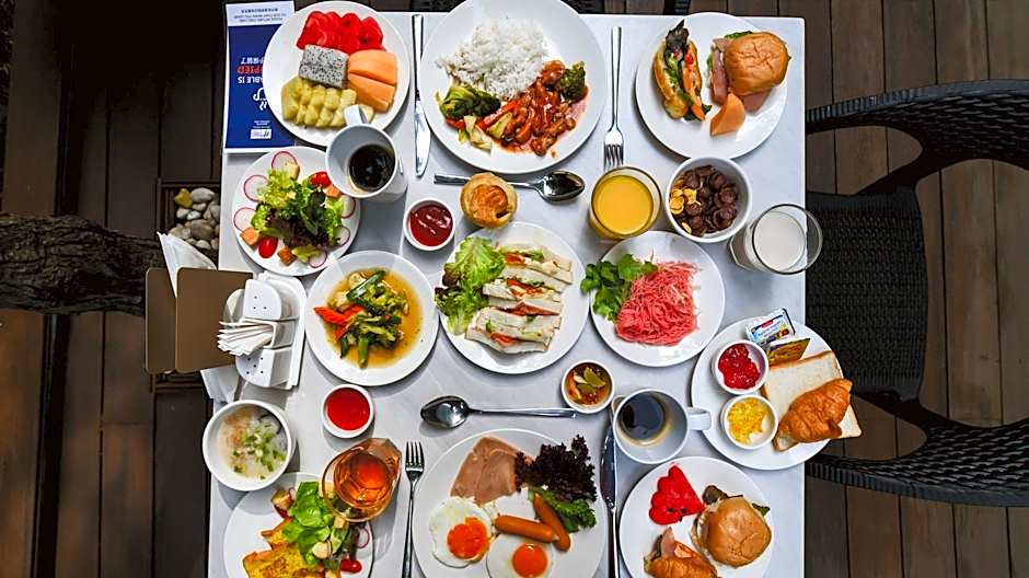 Holiday Inn Express And Suites Bangkok Central Pier By IHG