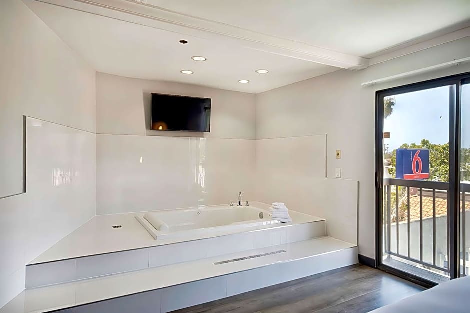 Studio 6 Suites Lawndale, CA South Bay