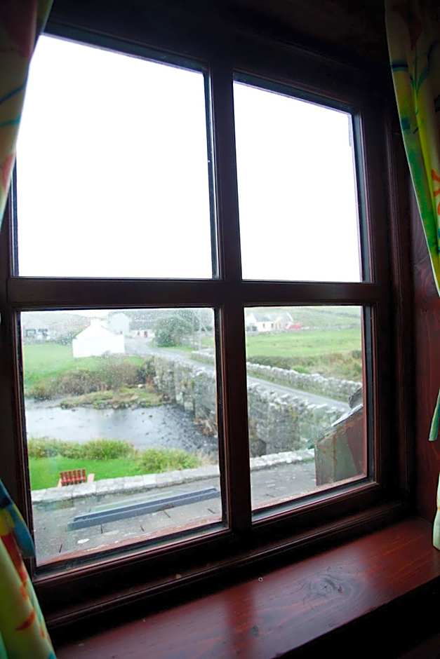 Aille River Tourist Hostel and Campsite Doolin
