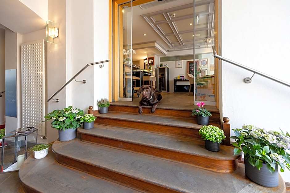 MAXIMILIAN MUNICH Apartments & Hotel