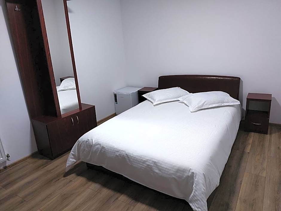 Photo 1 of 30 of Hotel Roua Muntilor