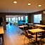 Clarion Pointe Indianapolis Airport