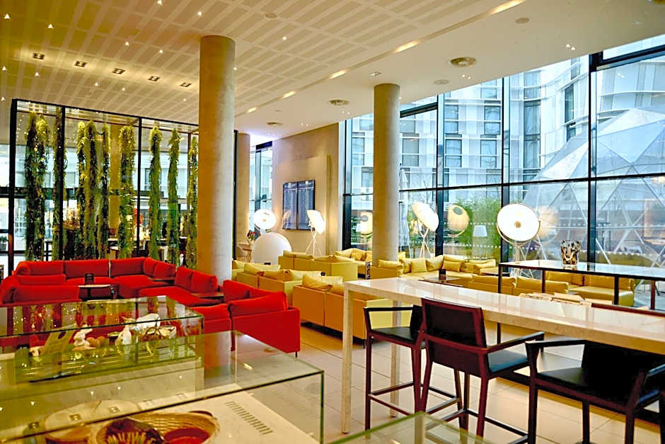 Radisson Blu CDG Airport Terminal Hotel, Paris