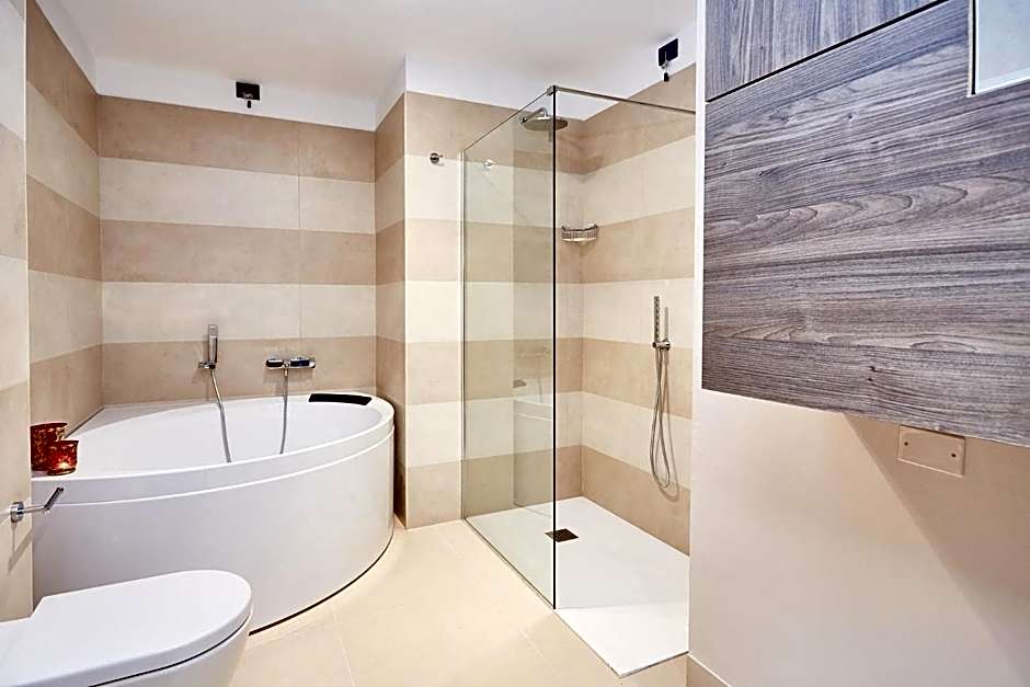 Ferretti MajesticHouse