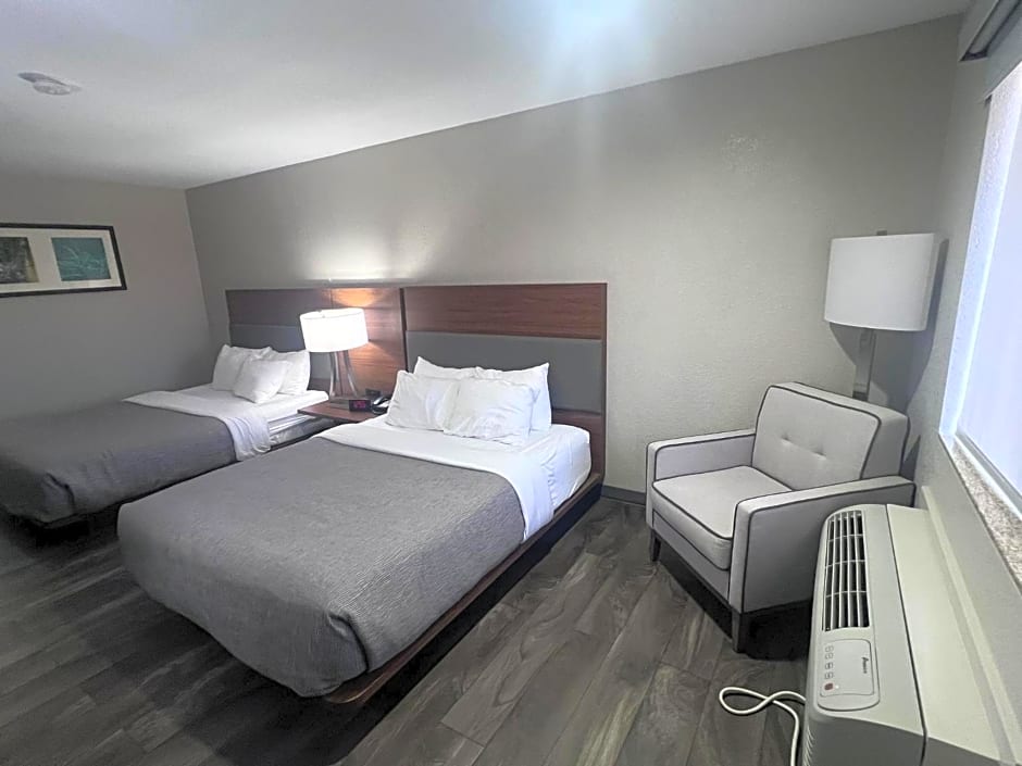 Quality Inn & Suites Near White Sands National Park