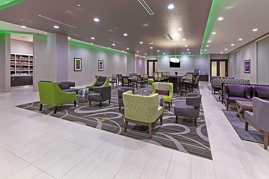 La Quinta Inn & Suites by Wyndham College Station South