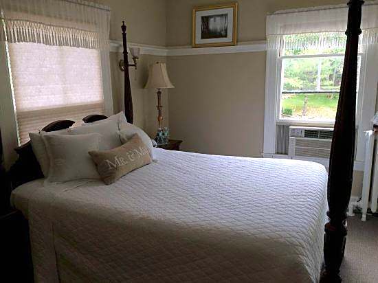 Castle Manor Inn