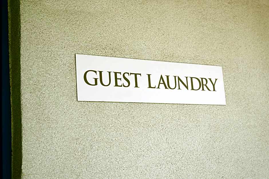 Baileys Parkside Motel by VetroBlu