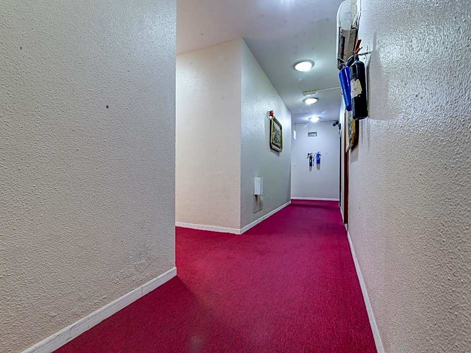 OYO 271 Parasol Hotel