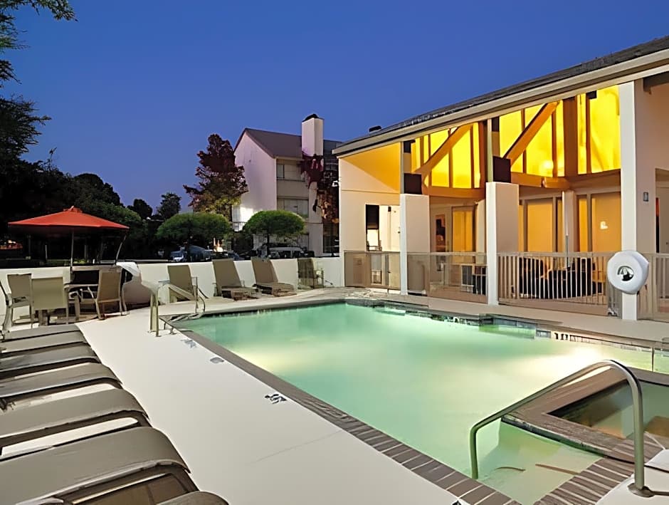 Value Suites Extended Stay - Arlington