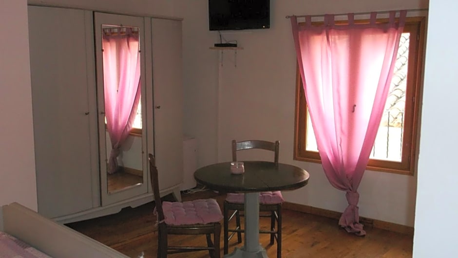 La Grange D'Antan – Cruzy, FL