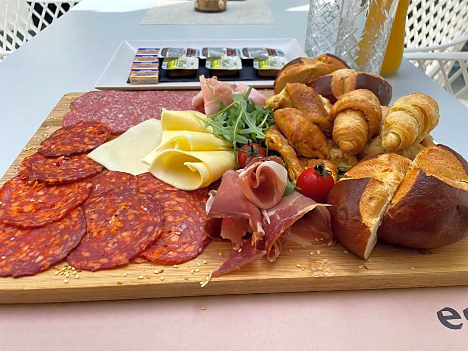 "Echo" B&B rooms, boutique beach hotel