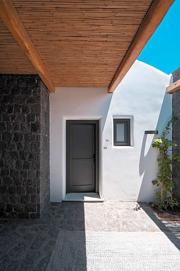 NĒRO Suites by NOMÉE Hospitality Group