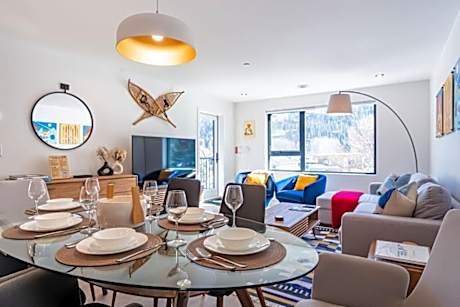 Rocky Ridge Getaway - Modern Getaway in Revelstoke