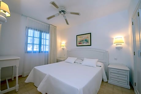 Family Room, 2 Bedrooms (4 Twin Beds)