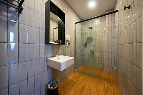 Deluxe Room - Non-Smoking