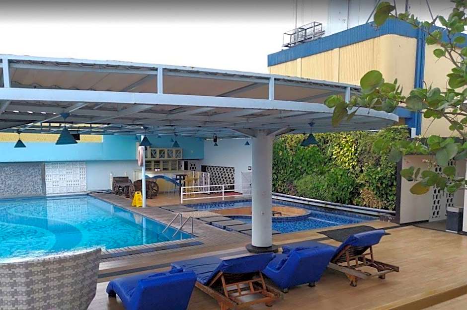 RedDoorz Premium near Bandung Station