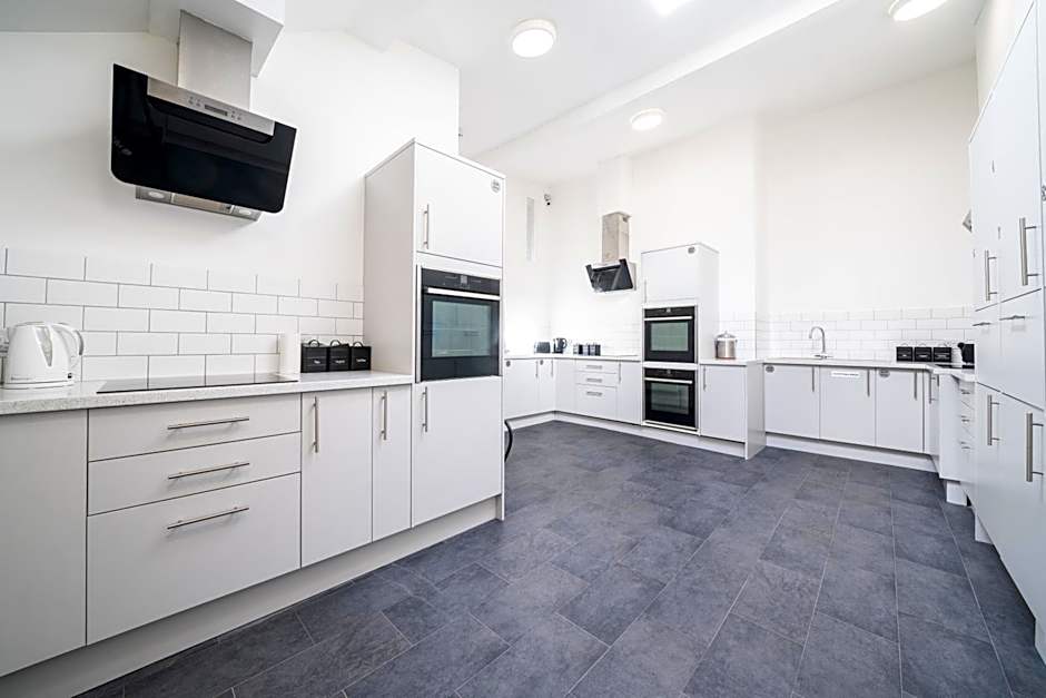 The Veteran Hotel & Bar