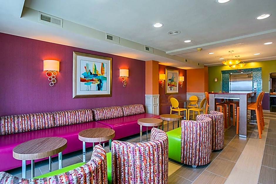 Clarion Inn & Suites Evansville Eastland Area