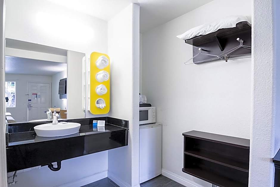 Fisherman's Cove Inn