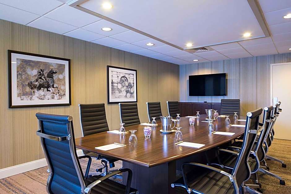 DoubleTree by Hilton Laurel