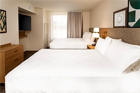 Two-Bedroom Suite with One King and Two Queen Beds - Communications Accessible