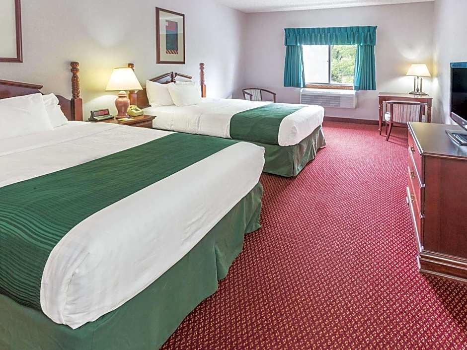 Days Inn by Wyndham Tiffin
