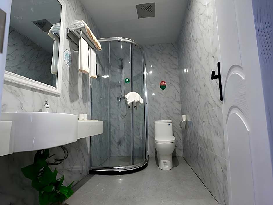 GreenTree Alliance Hulunbeier Zhalantun Railway Station Hotel