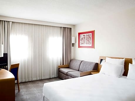 Standard Queen Room