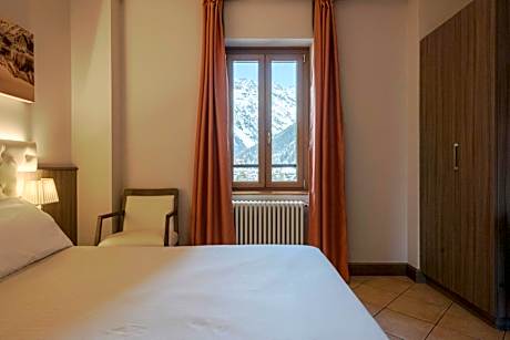 Double Room with Mountain View
