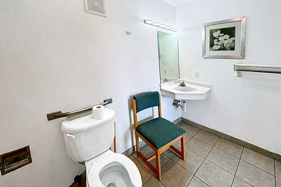 Luxury Inn By OYO Albany