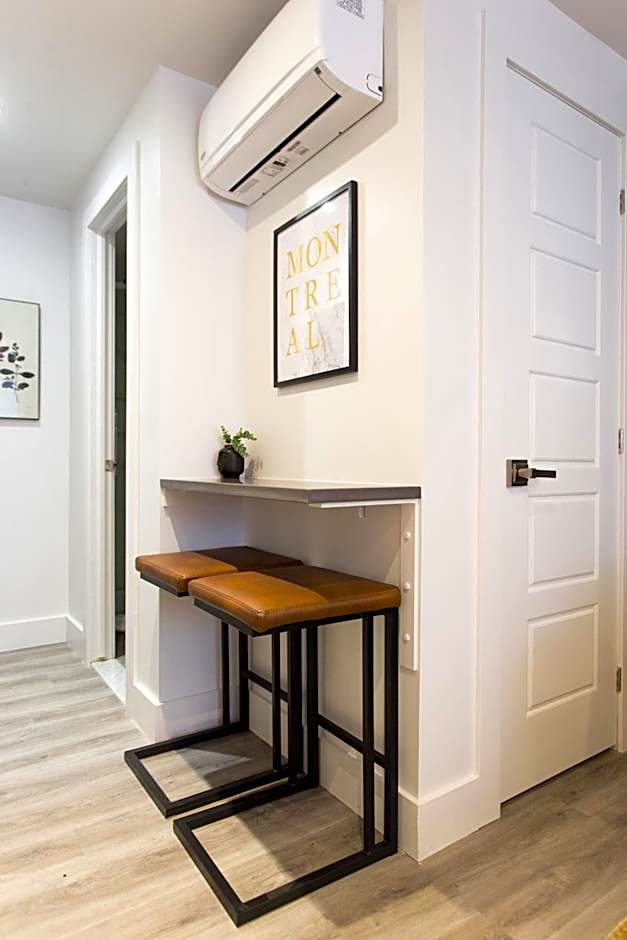 16 Studio Apartment-Hotel in Little Italy by Den Stays