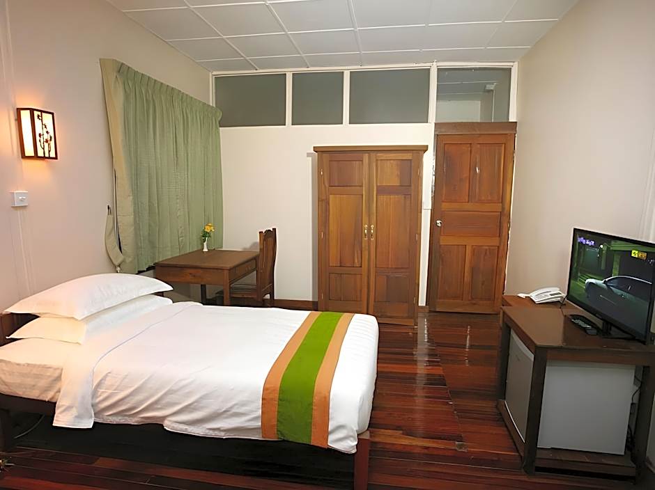 Hotel June Business Bed Breakfast