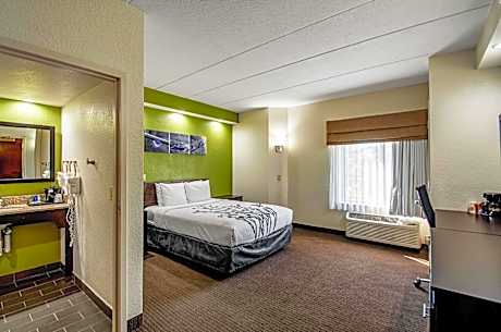 Queen Room - Disability Access/Non-Smoking