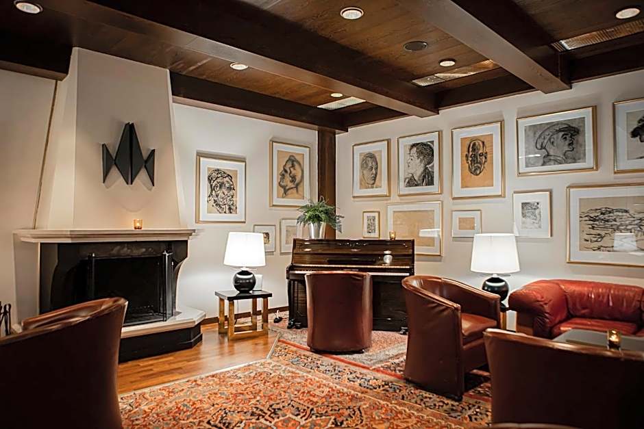 Hotel Holt - The Art Hotel