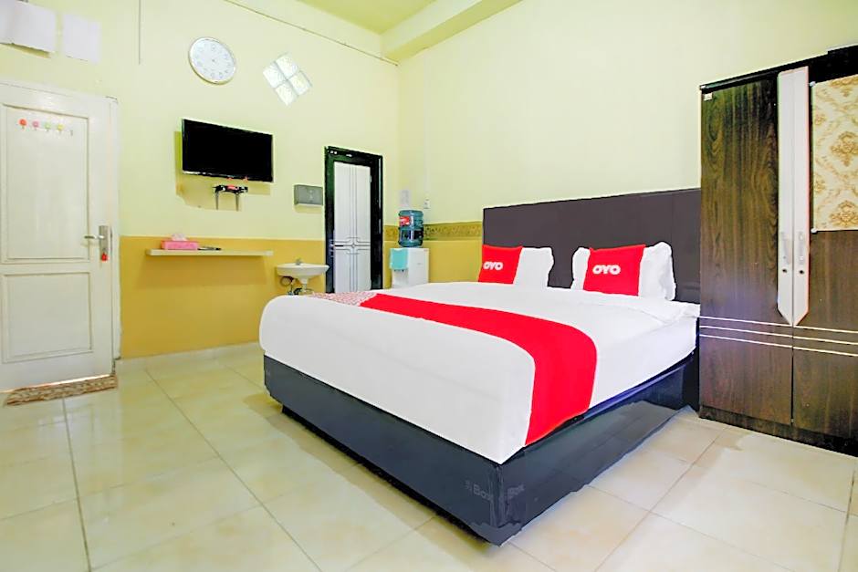 OYO 90307 Fj Alfaeyza Kost