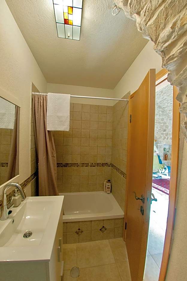 Artist Quarter Guesthouse B&B
