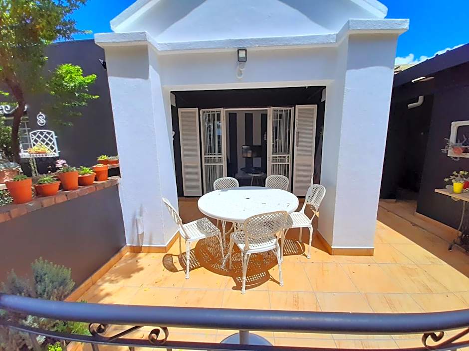 At 98 on Lynburn Guest House