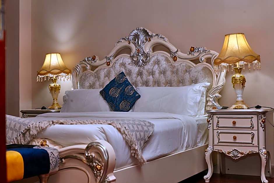 Best Western Plus Paramount Hotel
