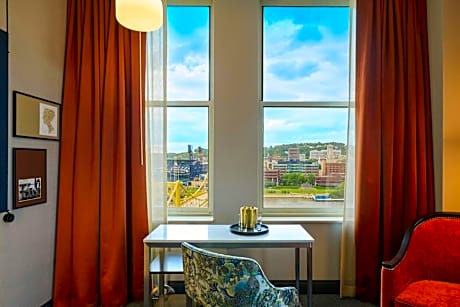 Executive Corner King Room with River View